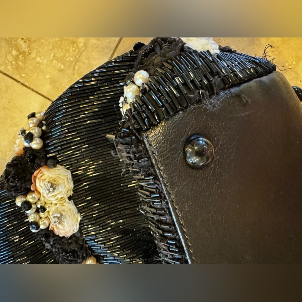 **ULTRA RARE** AUTH VALENTINO BEADED FLOWER BAG - Picture 13 of 16